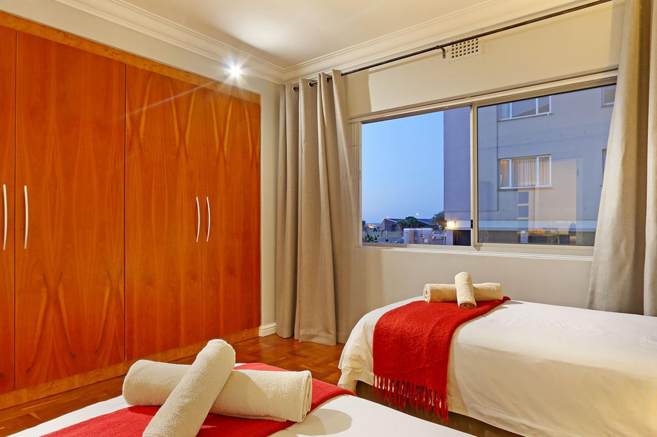 Afribode'S Adenium Beachfront Apartment Cape Town Luaran gambar